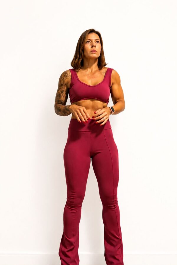 Conjunto Essentials Legging Flare